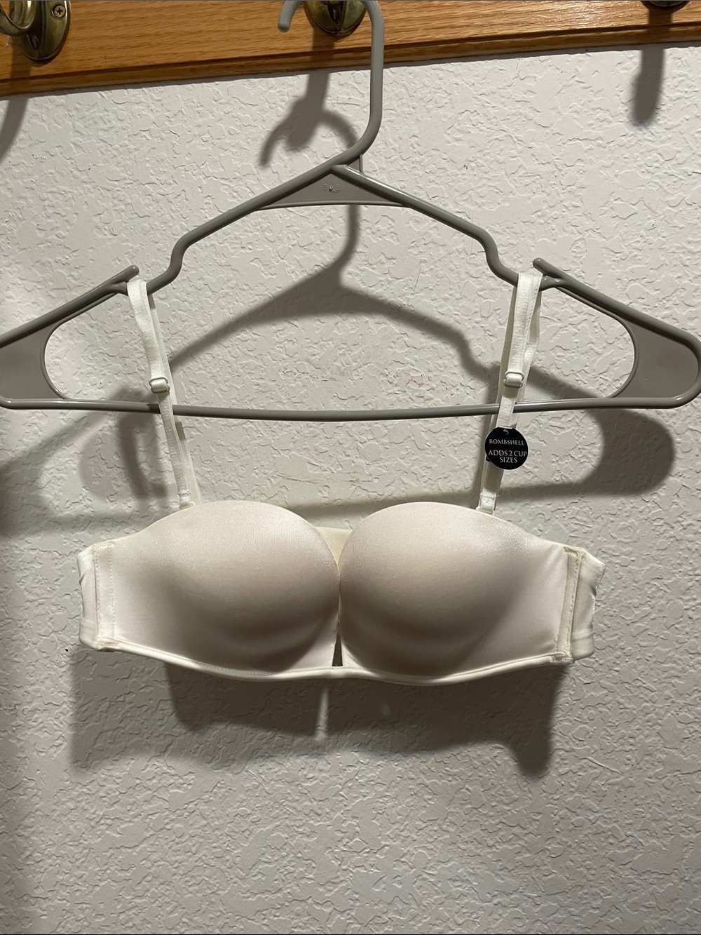 Victoria's Secret Cream Convertible Strapless Push-Up Bra